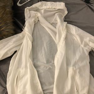 Lightweight rain jacket